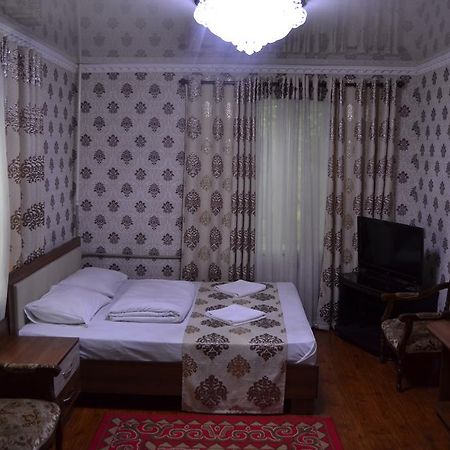 Friends Guest House & Hostel Бишкек Экстерьер фото