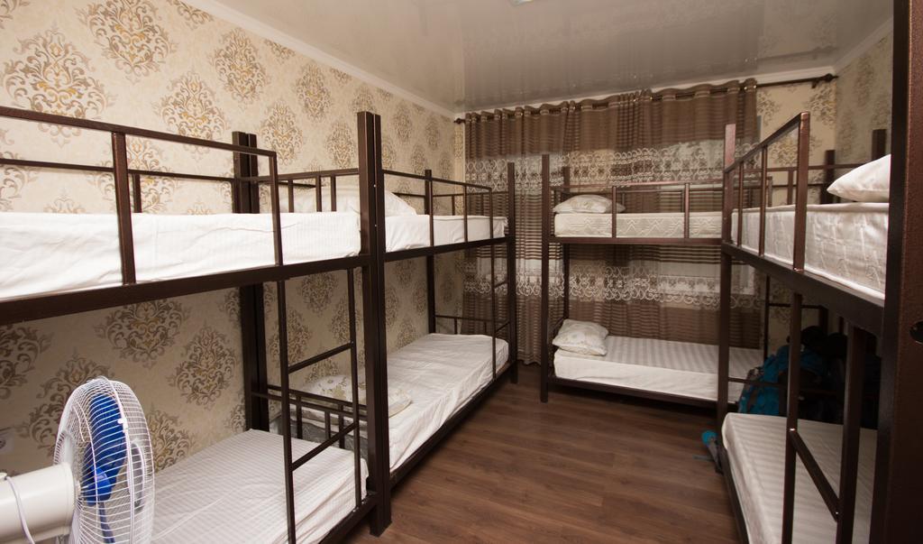 Friends Guest House & Hostel Бишкек Экстерьер фото